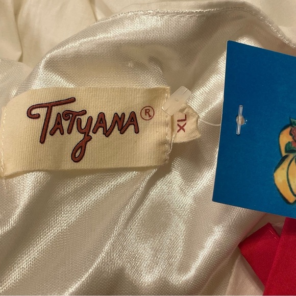 TATYANA Flower Cart Dress in White - Picture 7 of 9